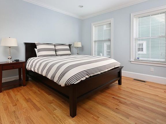 4th image of 46 Pleasant St #1