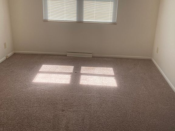 4th image of 17939 Lakeshore Blvd #101