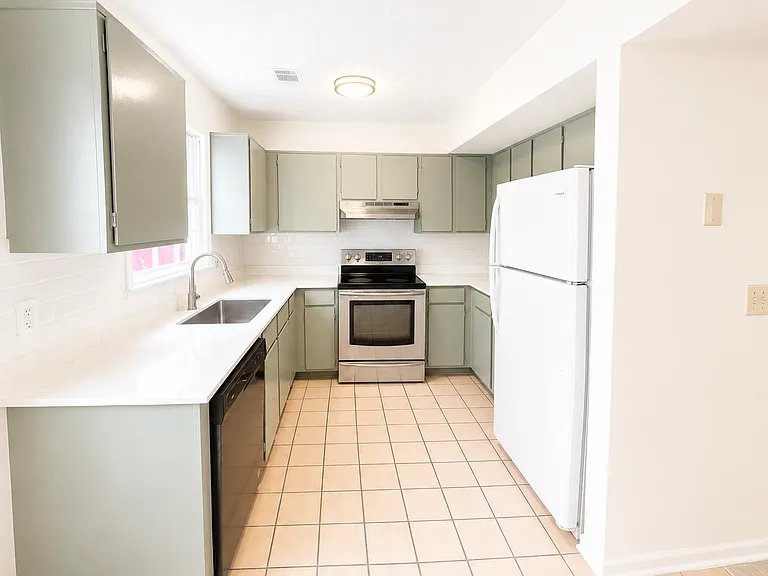 1321 Sweet Pine Dr #1323 — Photo 5