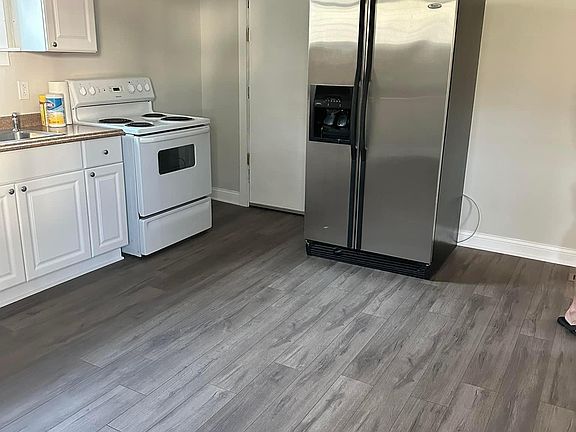 4th image of 105 Hooven Ave