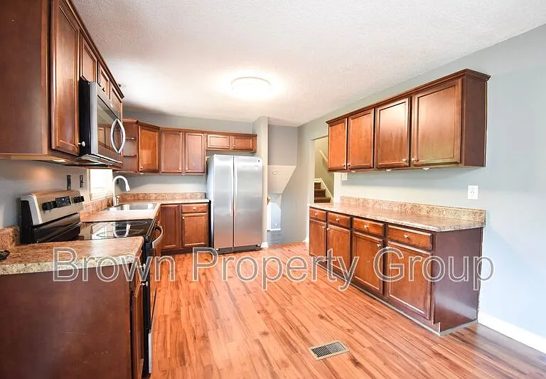 1733 Swann St — Photo 25