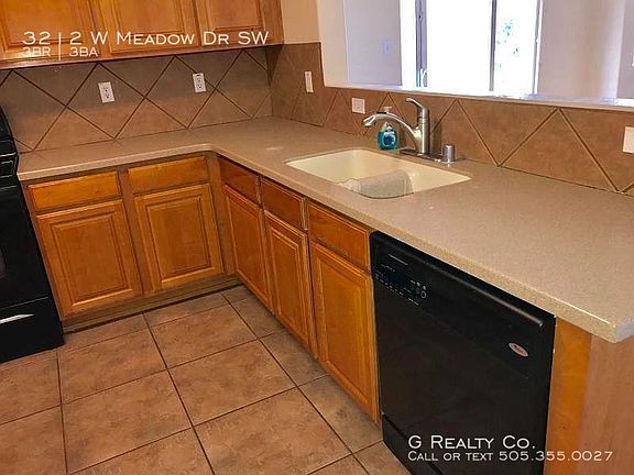 4th image of 3212 W Meadow Dr SW
