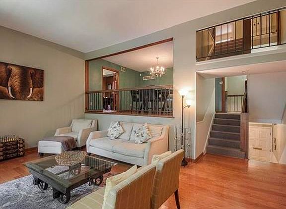 4th image of 10219 Cedarbrooke Ln