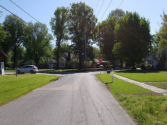 5th image of 405 W 10th St