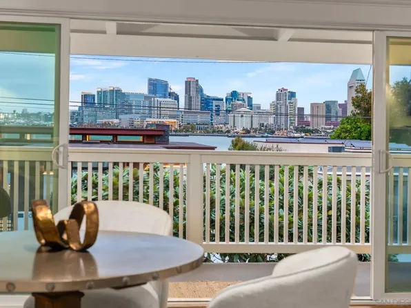 420 1st St, Coronado, CA 92118