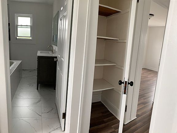5th image of 155 No 9 Ave
