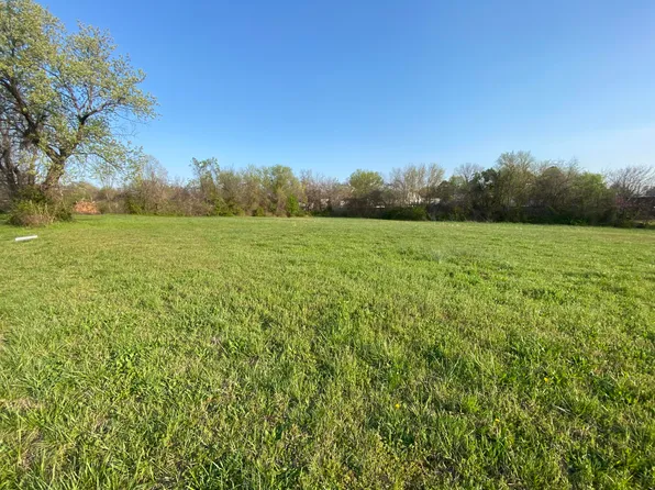 1110 N 3rd St, Grove, OK 74344