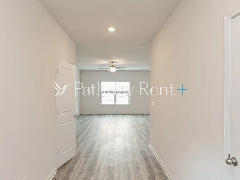 440 Prescott Way — Photo 3