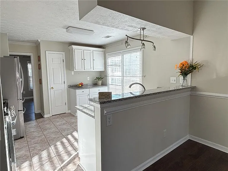 4870 Camberbridge Dr — Photo 4