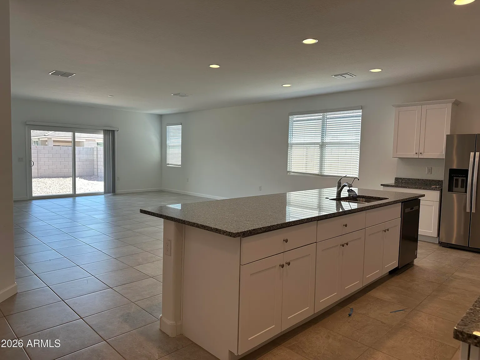 3 bed, 2.0 bath, 1886 sqft, $2,350 — Photo 2