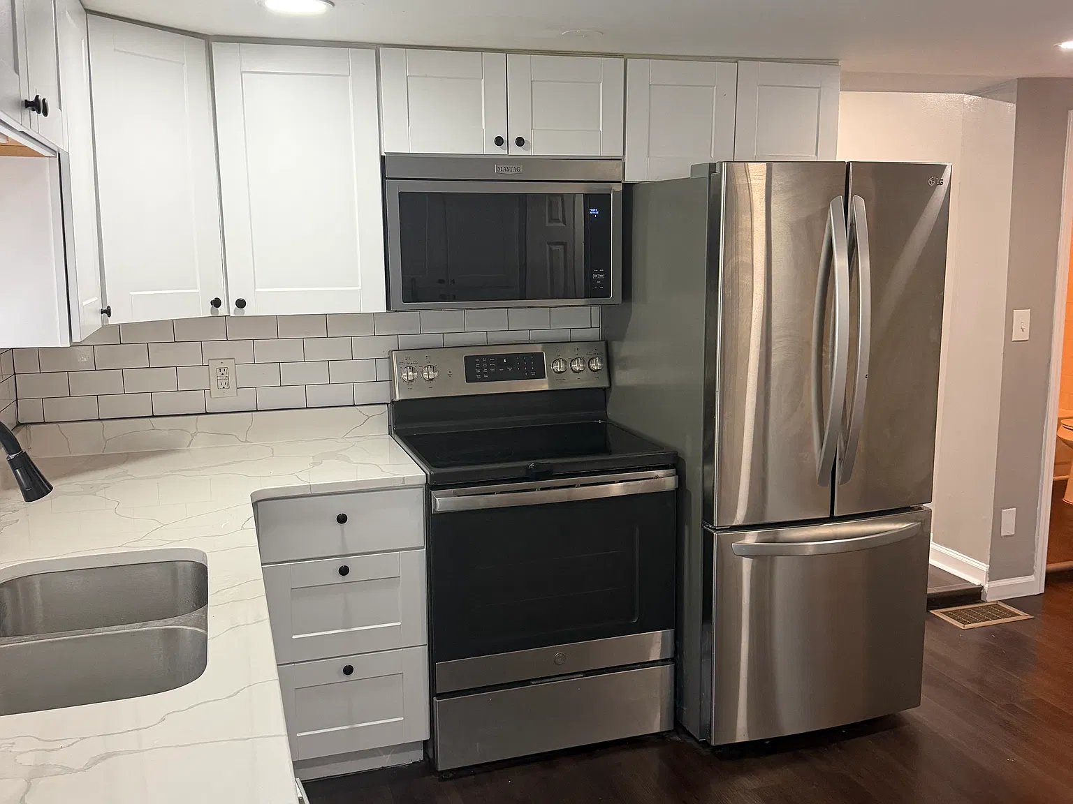 2 bed, 950 sqft, $1,450 — Photo 2