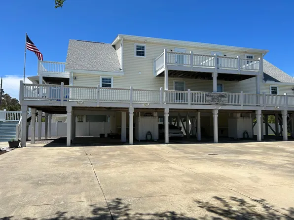 200 Spartanburg Ave #B, Carolina Beach, NC 28428