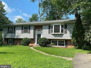 8634 Woodward Ave, Alexandria, VA 22309