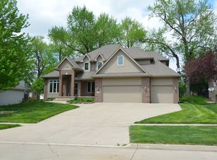 4705 Plumwood Dr, West Des Moines, IA 50265