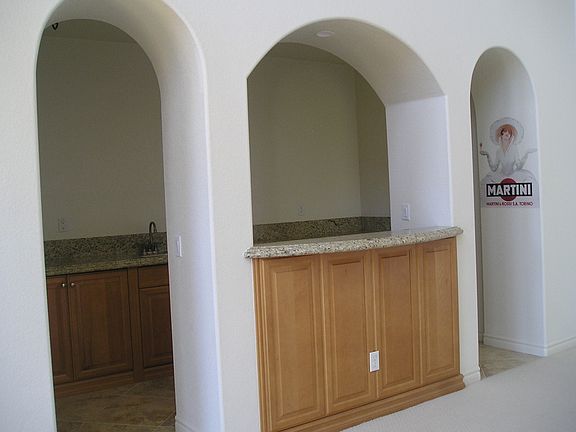 walk-in wet bar