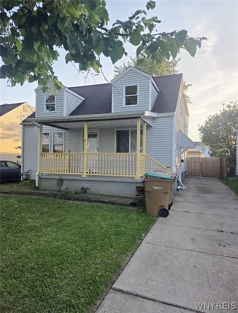 4 bed, 3.0 bath, 1494 sqft, $2,100 — Photo 1