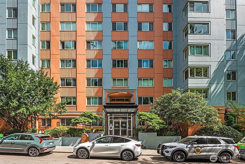 2nd image of 1400 Hubbell Place #1309
