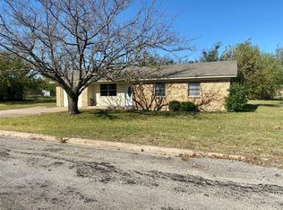 2010 Roberts Dr, Granbury, TX 76048