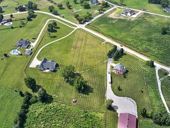 5th image of 2191 McClure Rd