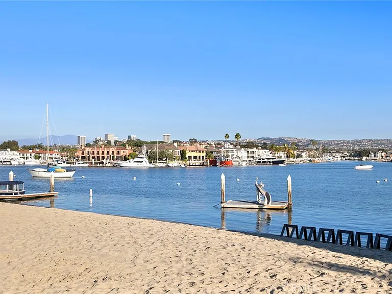 2572 Bayshore Dr — Photo 61