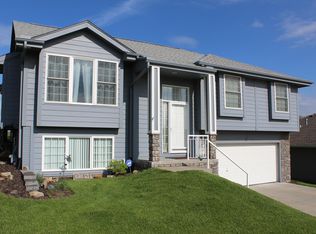 1312 N Lenox Cir, Council Bluffs, IA 51503