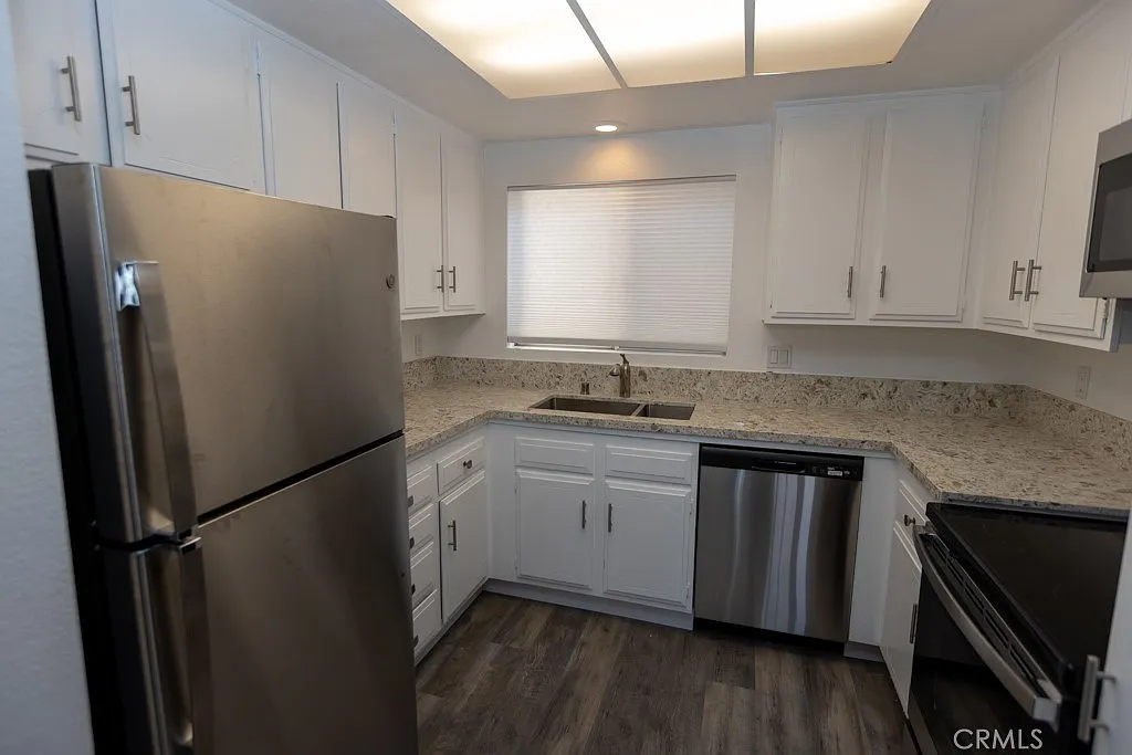 2 bed, 1335 sqft, $3,400 — Photo 4