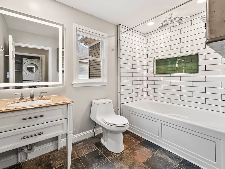 649 Gillette Ave SW — Photo 11