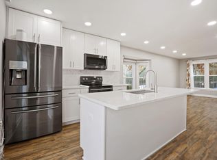 2960 Kings Station Ct, Alexandria, VA 22306