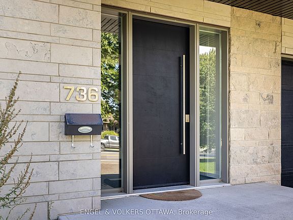 3rd image of 736 Sherbourne Rd