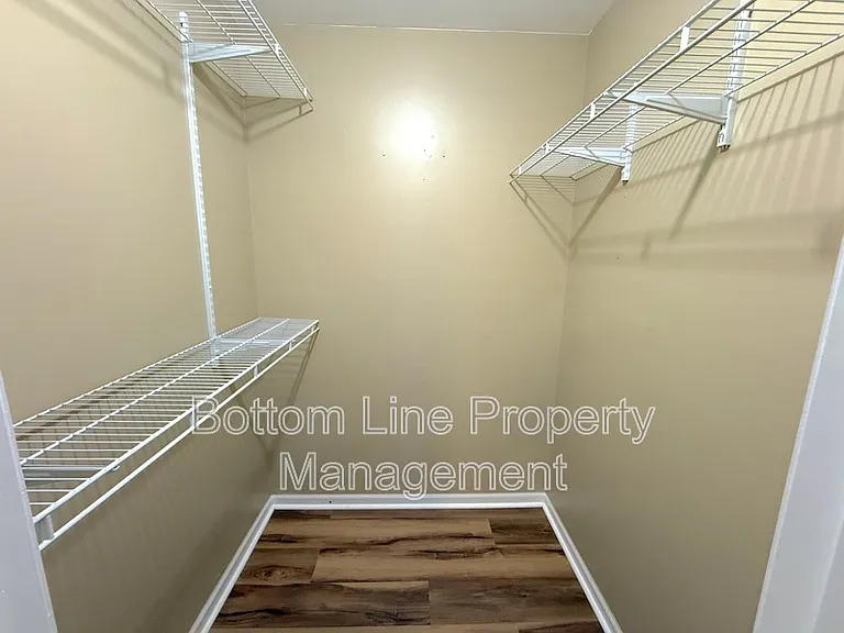 317 Treeline Dr — Photo 17