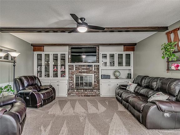 5th image of 4740 Crest Pl