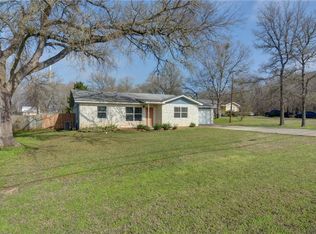 200 E Keanahalululu Ln, Bastrop, TX 78602
