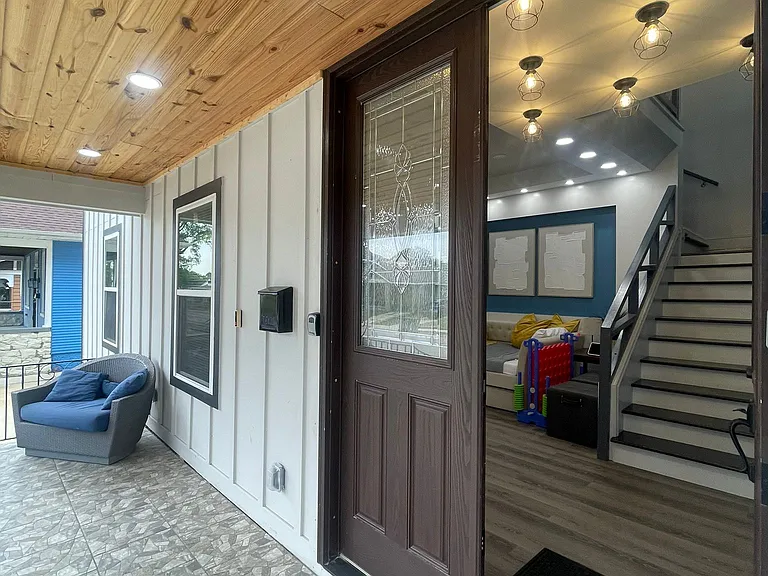 1043 Faxon Ave — Photo 12