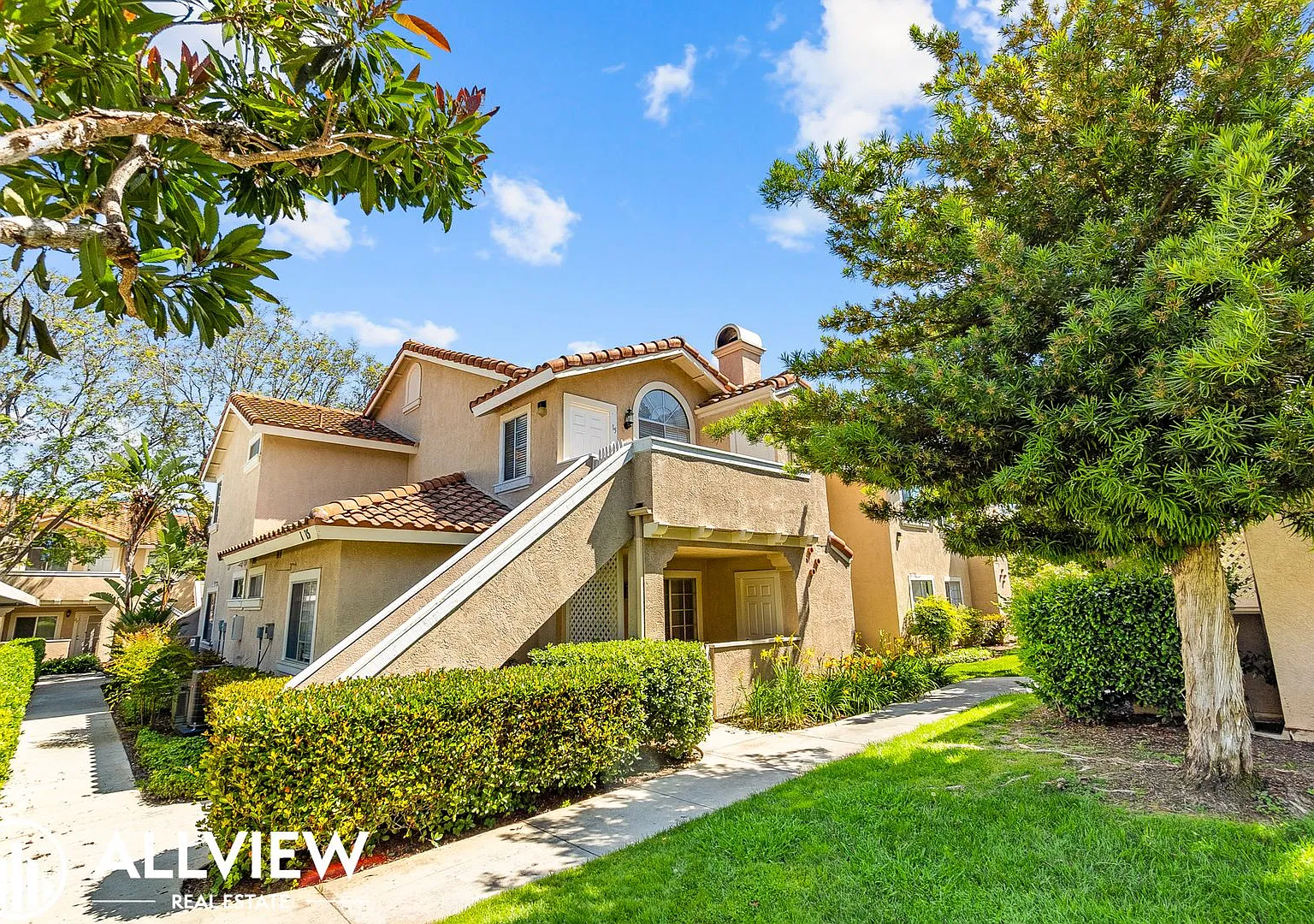 Charming 1 bedroom/1 bathroom condo located in Rancho Santa Margarita. — Photo 3