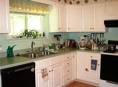 4th image of 633 Gordon Dr