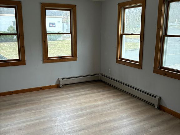 5th image of 1057 Main St #A
