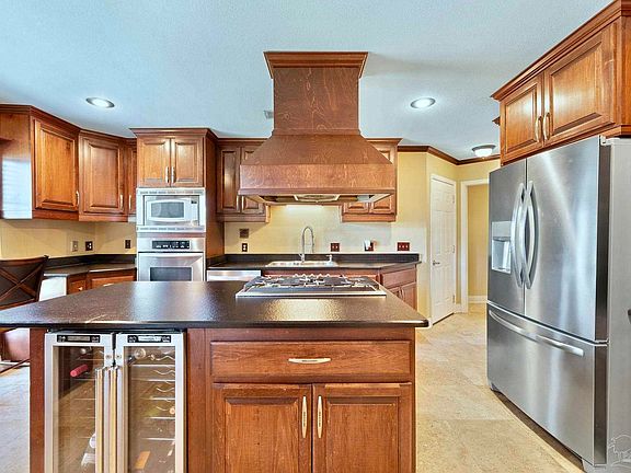 4th image of 1282 Greenview Ln