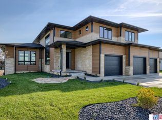 506 Deep Water Bay, Lincoln, NE 68527