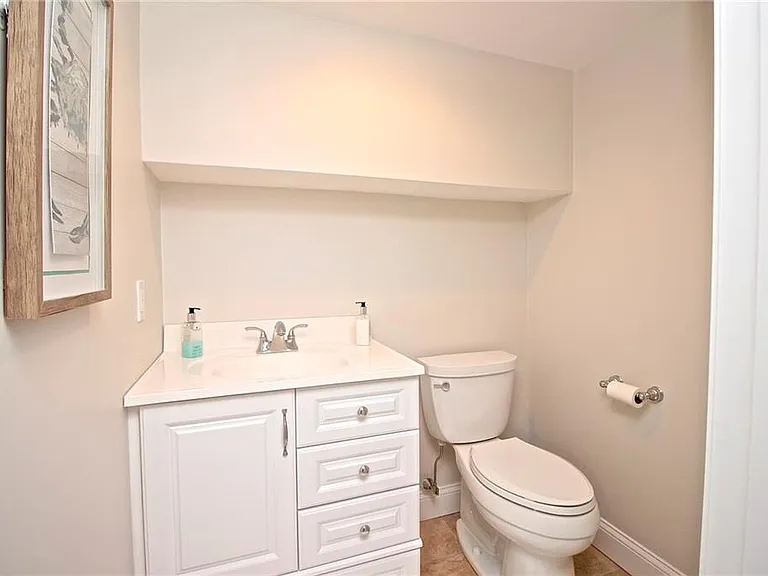 190 Coggeshall Ave — Photo 29