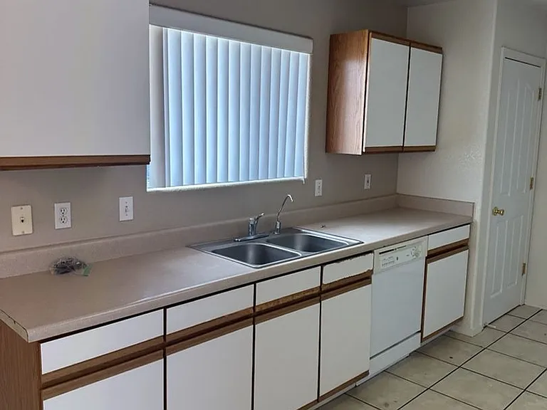 2870 Winterhaven Ct — Photo 13