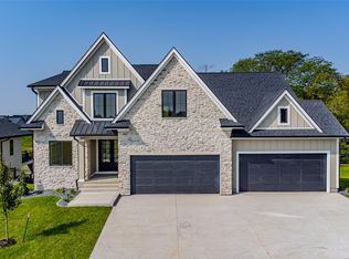 3974 NW 181st St, Clive, IA 50325