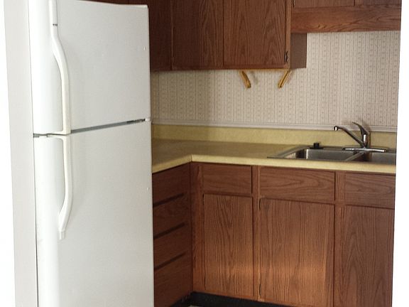full kitchen