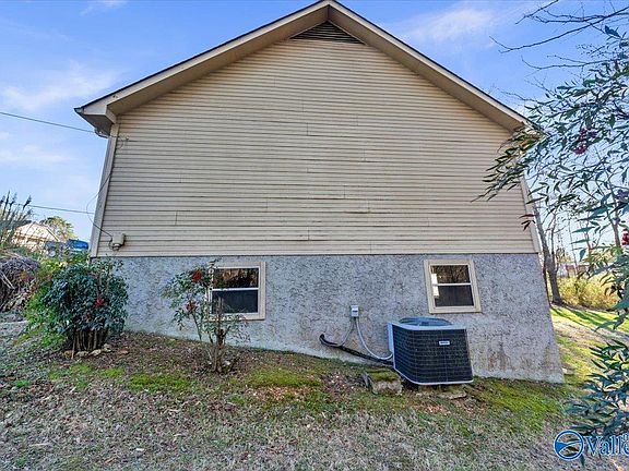 5th image of 1315 Jacobs Ave