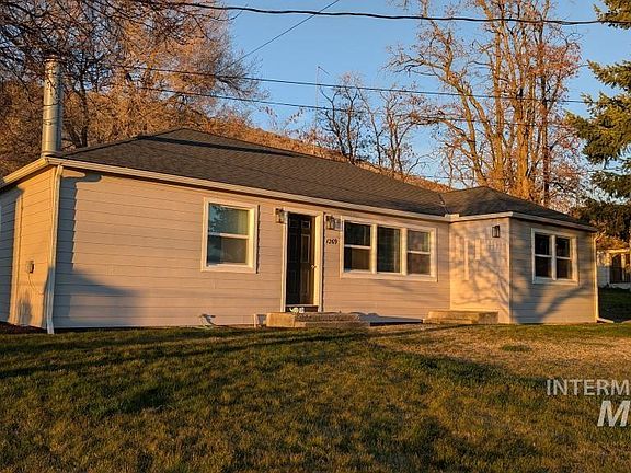 4th image of 1269 Main St