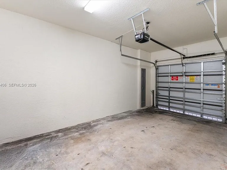 4746 NW 83rd Pkwy — Photo 30