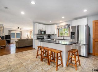 7752 Highland St, Ralston, NE 68127