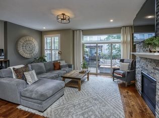 221 1st Ave NE APT 10, Minneapolis, MN 55413