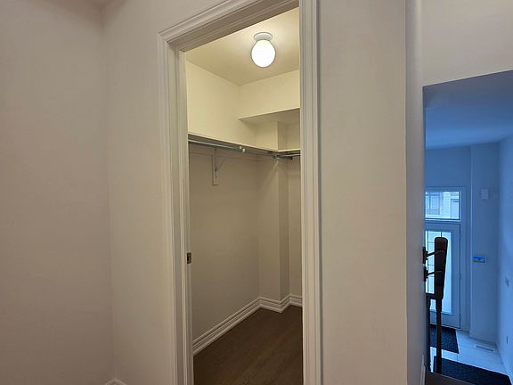 4th image of 68 Singhampton Rd