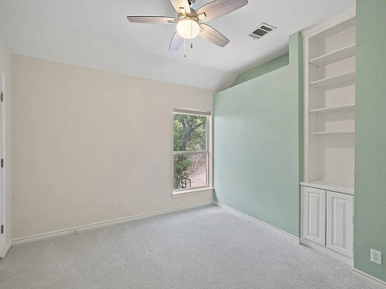 17133 Majestic Ridge Rd — Photo 27
