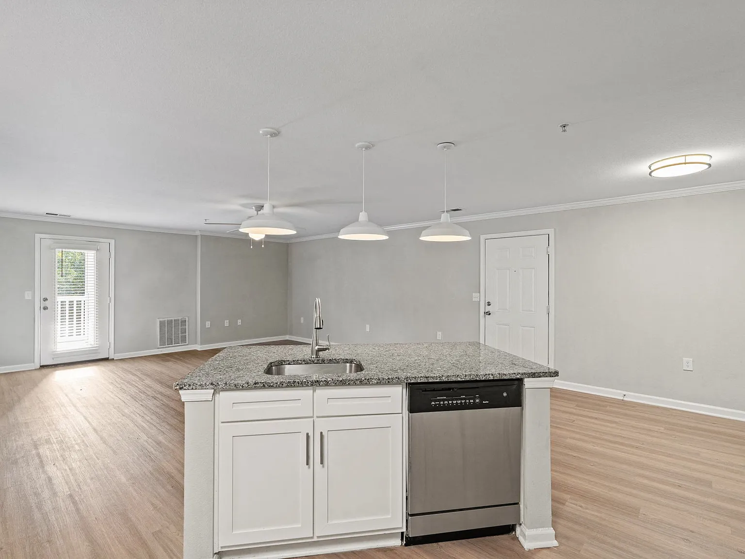 SomerHill Farms Apartments — Photo 3